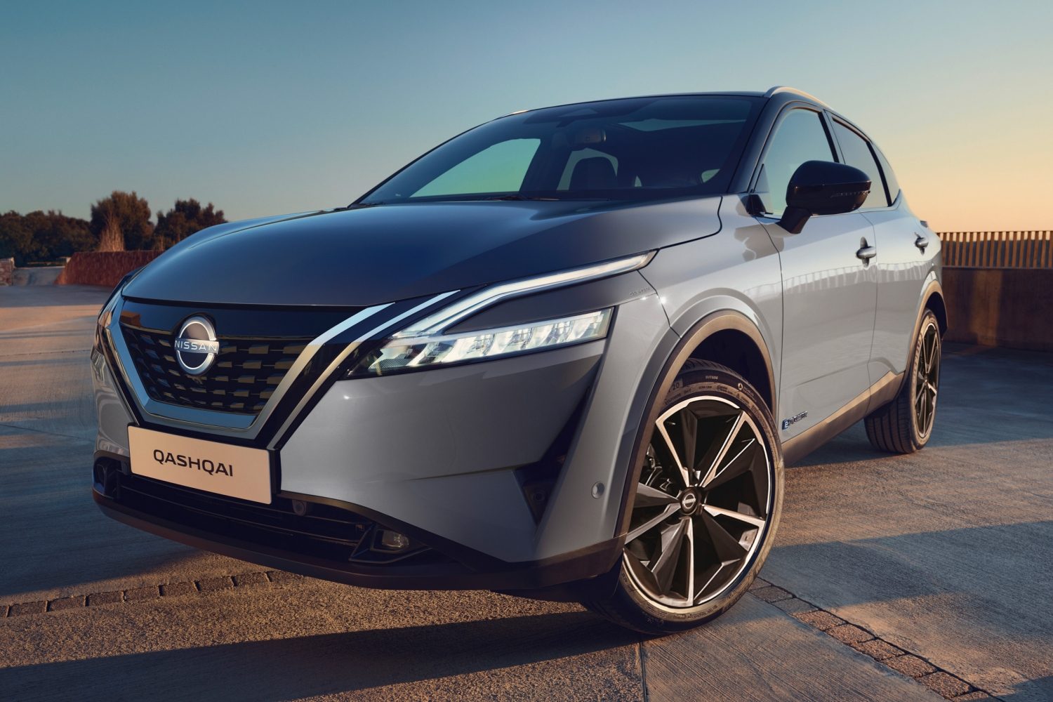 Nissan Qashqai: Yolunuzu Aydınlatan Kompakt Crossover SUV