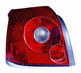 TOYOTA AVENSIS STOP LAMBASI 06-07 DUYSUZ SOL DEPO