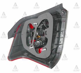 TOYOTA AVENSIS STOP LAMBASI DUYSUZ SAĞ 03-05 DEPO